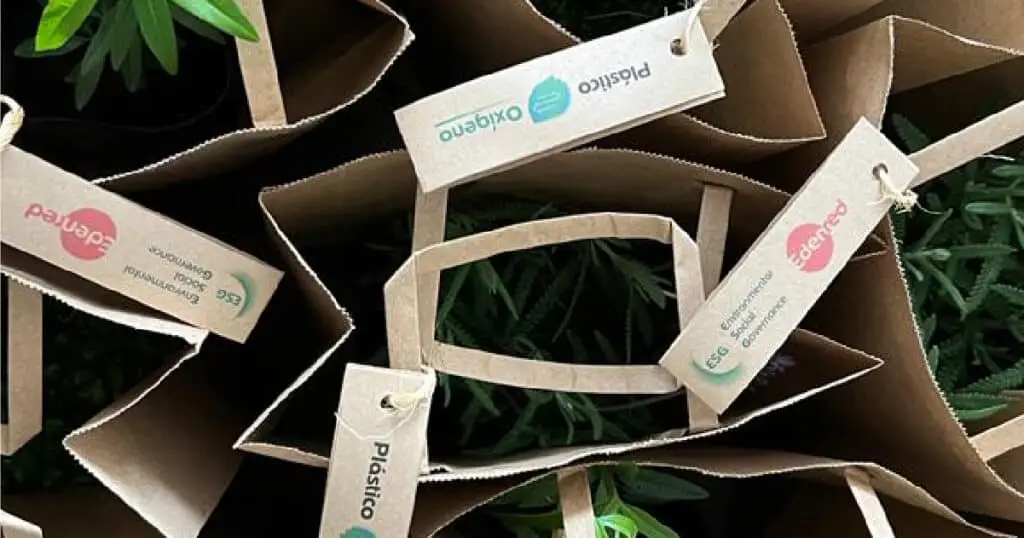 Reciclaje tarjetas plástico